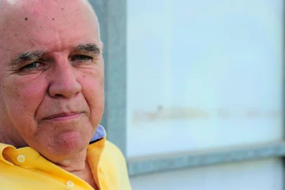  CAXIAS DO SUL, RS, BRASIL, 08/10/2014. Novo diretor técnico do Esportivo, Valdir Espinosa retorna ao clube após 34 anos. Com ele no comando, time foi vice-campeão gaúcho em 1979. (Porthus Junior/Pioneiro)<!-- NICAID(10890786) -->