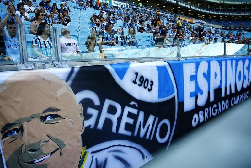 Homenagens a Valdir Espinosa antes da bola rolar para Grêmio x Juventude, na Arena, em partida válida pela primeira rodada do segundo turno do Gauchão<!-- NICAID(14435667) -->