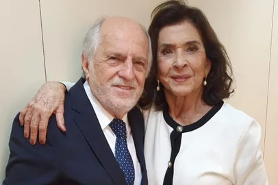 Ary Fontoura e Betty Faria nos bastidores de Salve-se Quem Puder<!-- NICAID(14436980) -->