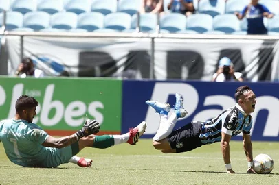 Grêmio enfrenta o Juventude, na Arena, pela primeira rodada do segundo turno do Gauchão. No lance, Pepê<!-- NICAID(14435698) -->