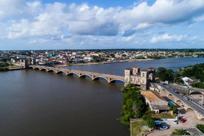  JAGUARÃO, RS, BRASIL , 27/01/2020- Ponte Internacional Barão de Mauá - que liga Jaguarão a Rio Branco/Cerro Largo/Uruguai. (FOTOGRAFO: FÉLIX ZUCCO / AGENCIA RBS)<!-- NICAID(14399668) -->