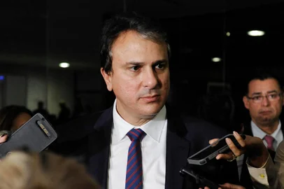 Governador do CearÃ¡, Camilo Santana (PT), concede entrevista.Foto: Jonas Pereira/AgÃªncia Senado<!-- NICAID(14437736) -->