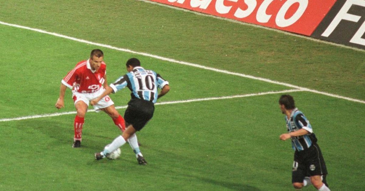 Ronaldinho treinou o drible aplicado em Dunga no Gre-Nal de 1999 ...