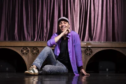 zeca baleiro, foto atualizada. <!-- NICAID(13820302) -->