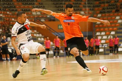 Acbf enfrenta Joinville<!-- NICAID(14439747) -->