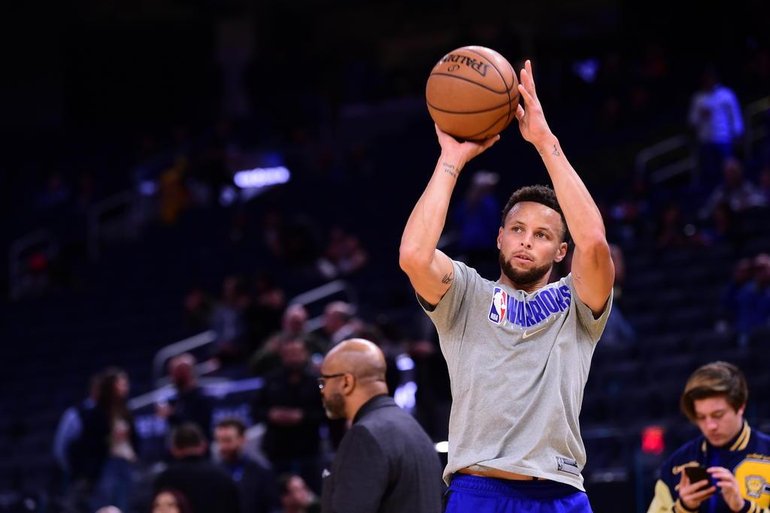 Menino supera doença rara, realiza sonho e joga basquete com Stephen Curry;  assista - GQ