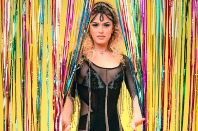 Atriz Glamour Garcia<!-- NICAID(14440830) -->