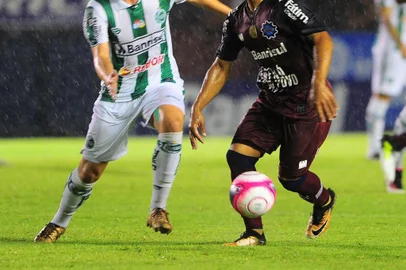  CAXIAS DO SUL, RS, BRASIL, 19/02/2018. Caxias x Juventude, clássico Ca-Ju, válido pela oitava rodada do Campeonato Gaúcho (Gauchão 2018), e realizado no estádio Centenário. (Porthus Junior/Agência RBS)<!-- NICAID(13420713) -->