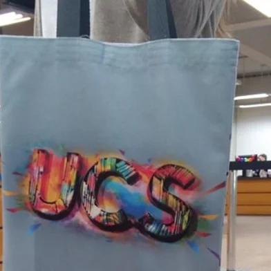 Bolsa na Biblioteca Central da UCS<!-- NICAID(14442730) -->