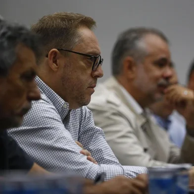  PORTO ALEGRE, RS, BRASIL - 16.03.2020 - Reunião de representantes de clubes com presidente da FGF para avaliar suspensão do Gauchão. (Foto: Mateus Bruxel/Agencia RBS)<!-- NICAID(14452661) -->