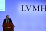 Grupo francês LVMH vai fabricar álcool gel em vez de perfumes para doar a hospitais