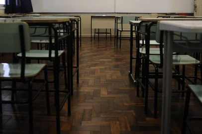  CAXIAS DO SUL, RS, BRASIL (18/02/2020)Instituto Estadual de Educação Cristóvão de Mendoza sofre com problemas estruturais e má fama. Grupo de alunos, ex-alunos, professores, direção e CPM busca mudar a imagem que se formou da escola, que já foi uma das referências no ensino público do Estado. (Antonio Valiente/Agência RBS)<!-- NICAID(14423226) -->