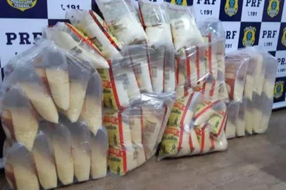 PRF apreende 60 kg de queijos uruguaios em Caxias do Sul<!-- NICAID(14454628) -->