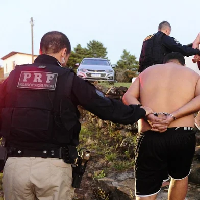  SANTA MARIA - BRASIL - RS - Operação da policia contra fábrica cladestina de cigarros em Santa Maria. (FOTOS: RONALDO BERNARDI/AGENCIARBS)<!-- NICAID(14455790) -->