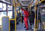 Prefeitura de Porto Alegre reduz tabela horária de ônibus em até 50% e restringe uso de idosos e estudantes