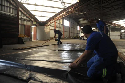  CAXIAS DO SUL, RS, BRASIL, 20/03/2020Prefeitura monta abrigo nos pavilhões para moradores de rua.(Lucas Amorelli/Agência RBS)<!-- NICAID(14456989) -->