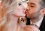 Com cerimônia desmarcada devido ao vírus, casal de Porto Alegre "se casa" no Facebook