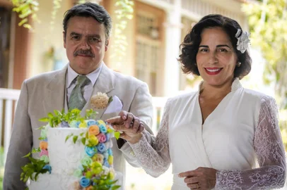 Casamento de Lola (Gloria Pires) e Afonso (Cássio Gabus Mendes) , éramos seis