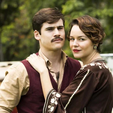 éramos seis, Alfredo ( Nicolas Prattes ) e Adelaide ( Joana de Verona )