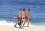Renato Portaluppi volta a ignorar recomendação de isolamento e vai à praia no Rio