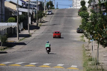  CAXIAS DO SUL, RS, BRASIL (25/03/2020)Como o coronavírus afeta o dia a dia nas periferias de caxias do Sul. Na foto, loteamento Victório Três. (Antonio Valiente/Agência RBS)<!-- NICAID(14460723) -->