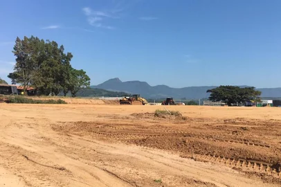 Terreno, foto enviada pela Dado Bier<!-- NICAID(14467240) -->