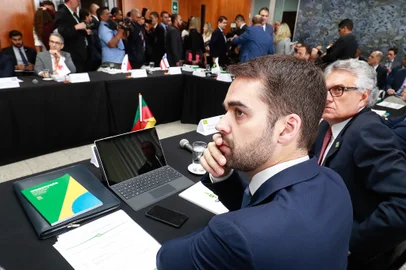 Reunião Extraordinária do Fórum de GovernadoresBRAS¿?LIA, DF, BRASIL, 26/03/2019 - Em agenda oficial em Brasília nesta terça-feira (26), o governador Eduardo Leite participou de reunião extraordinária do Fórum de Governadores. Fotos: Itamar Aguiar/Palácio Piratini
