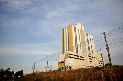  CAXIAS DO SUL, RS, BRASIL, 14/08/2018DallOnder Axten Hotel, localizado às margens da RSC 453, em Caxias do Sul,   entra em operação em outubro DE 2018. O novo empreendimento pertence à Rede de Hotéis Dall´Onder, de Bento Gonçalves. (Lucas Amorelli/Agência RBS)<!-- NICAID(13692302) -->