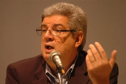 *** Publicidade 3 - Mauro Vieira ***15¼ Festival Mundial de Publicidade em Gramado.Palestra do ex-governador Antonio Britto.<!-- NICAID(1680723) -->