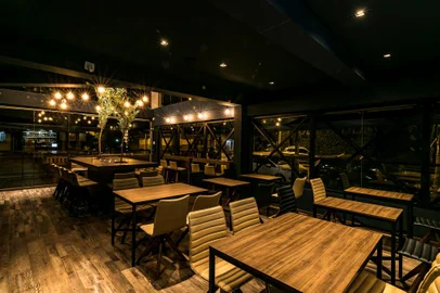 Fontaine Burger n¿ Bar , projeto da arquiteta Cristina Mioranza , caxias do sul, madeira, vegetação<!-- NICAID(13790929) -->