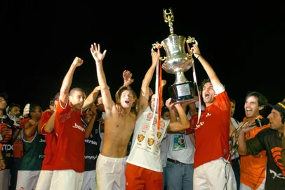 Inter X 15 de Novembro pela final do Gauchão 2005 no estádio Sady Schimidt. Comemoração dos colorados pelo Tetra Campeonato.<!-- NICAID(1664089) -->