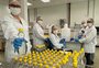 Empresa doa dinheiro, máscaras, álcool gel e atua para apoiar testes