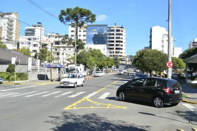Rua Alfredo Chaves volta a ter mão dupla próximo à prefeitura de Caxias<!-- NICAID(14482500) -->