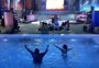 "BBB 20": festa é marcada por emoção, pulo na piscina e especulações sobre a final