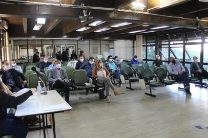 sessão , votação , congelamento , salários , prefeito , vice , secretários , vereadores , Câmara de Vereadores , caxias do sul<!-- NICAID(14484264) -->