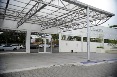  CAXIAS DO SUL, RS, BRASIL, 17/04/2020. Unidade de Alta Complexibilidade em Oncologia (Unacon), na UCS. Pacientes e gestantes seguem tratamentos em Caxias com cuidados e restrições em meio a pandemia de coronavírus. Consultas e exames em casos de câncer, insuficiência renal e acompanhamento de gestação são mantidos na cidade. (Porthus Junior/Agência RBS)<!-- NICAID(14480367) -->