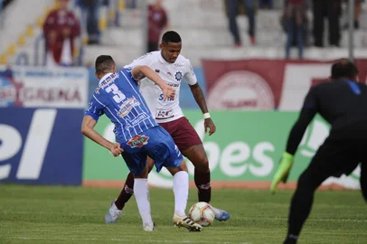  BENTO GONÇALVES, RS, BRASIL (09/02/2019)Jogo entre Esportivo e Ser Caxias pela última rodada da primeira fase do Campeonato Gaúcho no Estádio Montanha dos Vinhedos em Bento Gonçalves. (Antonio Valiente/Agência RBS)<!-- NICAID(14413325) -->
