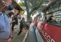 No primeiro dia de uso obrigatório, maioria dos passageiros circula de máscara nos ônibus de Porto Alegre