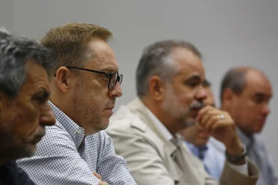  PORTO ALEGRE, RS, BRASIL, 16-03-2020: Reunião na FGF (Federação Gaúcha de Futebol) decide suspender o Campeontato Gaúcho por 15 dias. O presidente da entidade,  Luciano Hocsman, concede coletiva sobre a decisão. (Foto: Mateus Bruxel/Agencia RBS)<!-- NICAID(14452768) -->