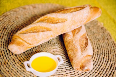  PORTO ALEGRE, RS, BRASIL, 05/10/2016 : RECEITAS DE PÃO - pão caseiro tradicional - pão de batata - pão de leite - pão australiano - pão integral - pão rústico (cascudo) - pão recheado com calabresa. (Omar Freitas/Agência RBS)Indexador: Omar Freitas<!-- NICAID(12485690) -->