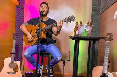 Brunno Souza<!-- NICAID(14491386) -->