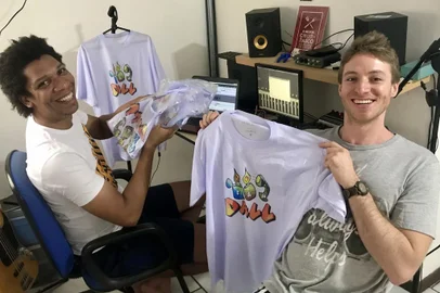 Banda Dall vai reverter lucros com venda de camisetas para combate à covid-19<!-- NICAID(14488649) -->