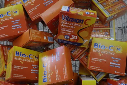  CAXIAS DO SUL, RS, BRASIL (17/03/2020)Médicos recomenda não usar Ibuprofeno para tratar sintomas do coronavírus. Consumidores comprar Vitamina C em grandes quantidades. (Antonio Valiente/Agência RBS)<!-- NICAID(14453704) -->