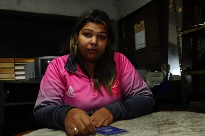  CAXIAS DO SUL, RS, BRASIL, 14/05/2020. Rosana Rodrigues da Silva, 32 anos, mãe de quatro crianças, está desempregada e depende de ajuda de outras pessoas. Ela é case de matéria sobre aumento da extrema pobreza na cidade em razão da crise. (Porthus Junior/Agência RBS)<!-- NICAID(14499774) -->