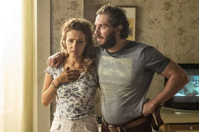 Gilda ( Leona Cavali ),  e Dino ( Paulo Rocha ) , totalmente demais
