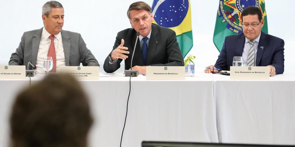 Em reunião, Bolsonaro diz ter sistema de informações particular e ...