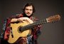 Em quarentena, Yamandu Costa lança novo álbum e trabalha na alfabetização do filho caçula
