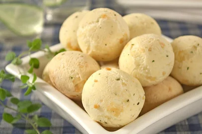  pão de queijo de cebolaIndexador: MARIANA BUSO<!-- NICAID(6807027) -->