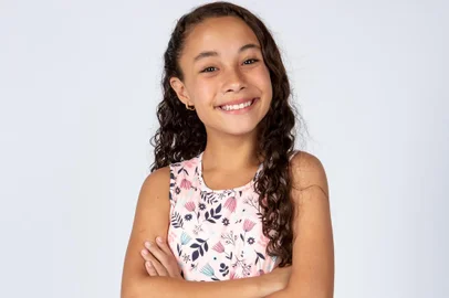 Luiza Barbosa<!-- NICAID(14032845) -->