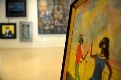 CAXIAS DO SUL, RS, BRASIL, 25/06/2019Casal Dejair e Maria Inês Salvador administra a Galeria Arte  Quadros desde 1987.Proprietários falam sobre a falta de interesse do caxiense em produções locais e a falta de visitantes.(Lucas Amorelli/Agência RBS)<!-- NICAID(14136571) -->